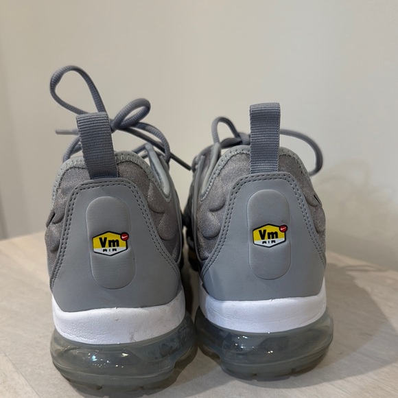Nike Men's Charcoal and White VaporMax Plus Sneakers - Picture 4 of 5